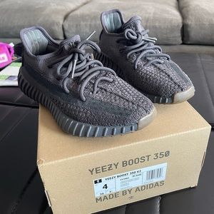 Yeezy Boost 350 V2 Cinder